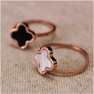 Korean-style Fashion Clover Set with Black And White Shell Ring Women's 18k Rose Gold Titanium Steel Adjustable Little Finger Ri